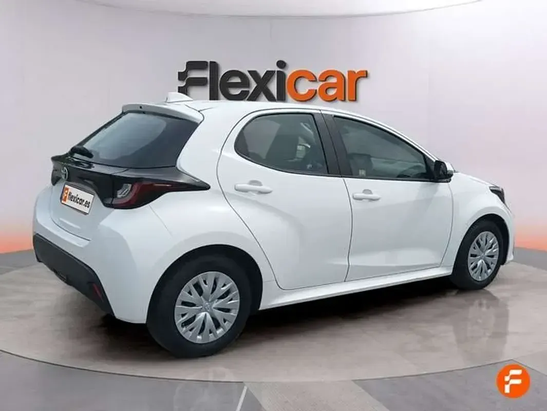 Usado Toyota Yaris Edition 125 CV (91 kW) 2023 Blanco Utilitario