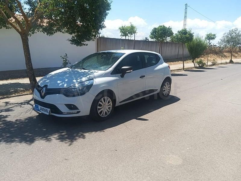 Usado Renault Clio IV Business 75 CV (55 kW) 2019 Blanco Berlina