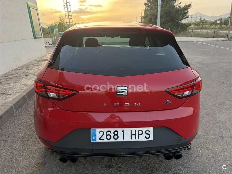 Usado Seat Leon FR 180 CV (132 kW) 2013 Rojo Berlina