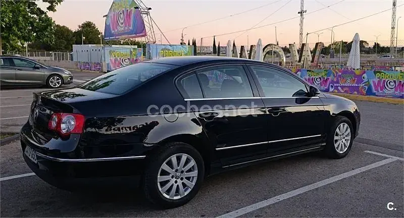 Usado VW Passat Edition 110 CV (80 kW) 2010 Negro Berlina
