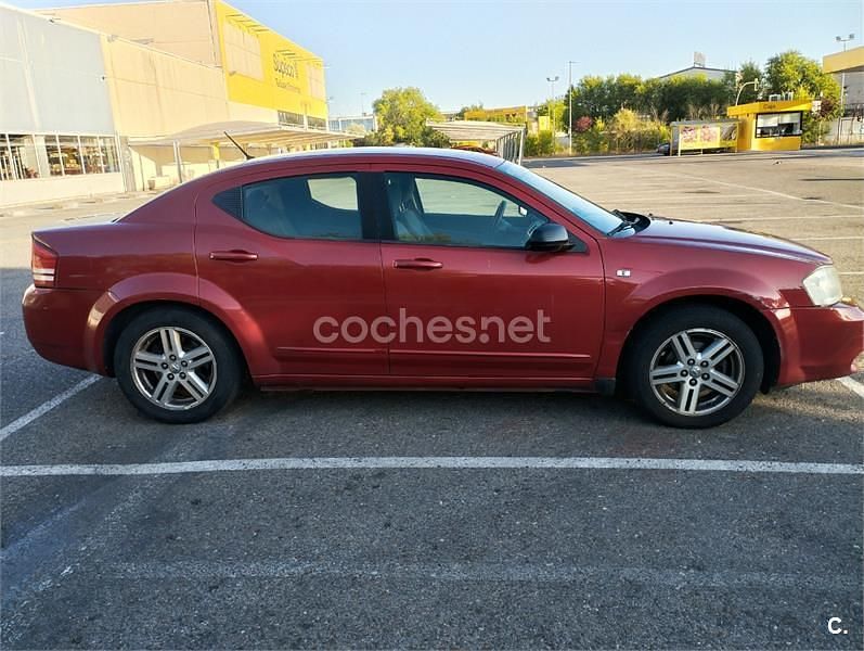 Usado Dodge Avenger SE 156 CV (114 kW) 2009 Rojo Berlina
