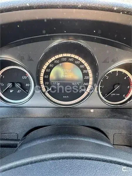 Usado Mercedes C200 Avantgarde 136 CV (100 kW) 2010 Blanco Berlina