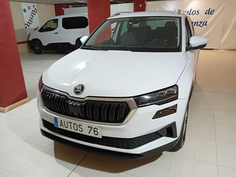 Usado Skoda Karoq Ambition 150 CV (110 kW) 2022 Blanco SUV