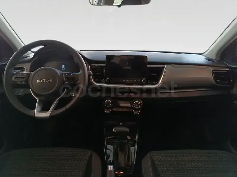 Usado Kia Stonic 101 CV (74 kW) 2025 Blanco SUV