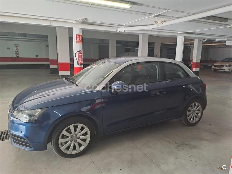 Azul Usado 2011 Audi A1 Attraction Berlina | 9900 € (Un poco caro) - Imagen 1/4