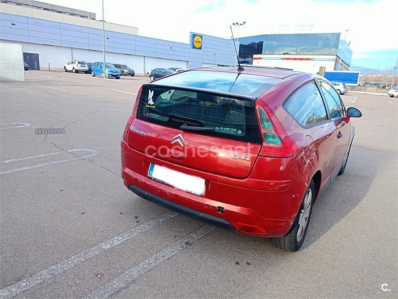 Usado Citroën C4 VTR Sport 92 CV (67 kW) 2005 Granate Berlina