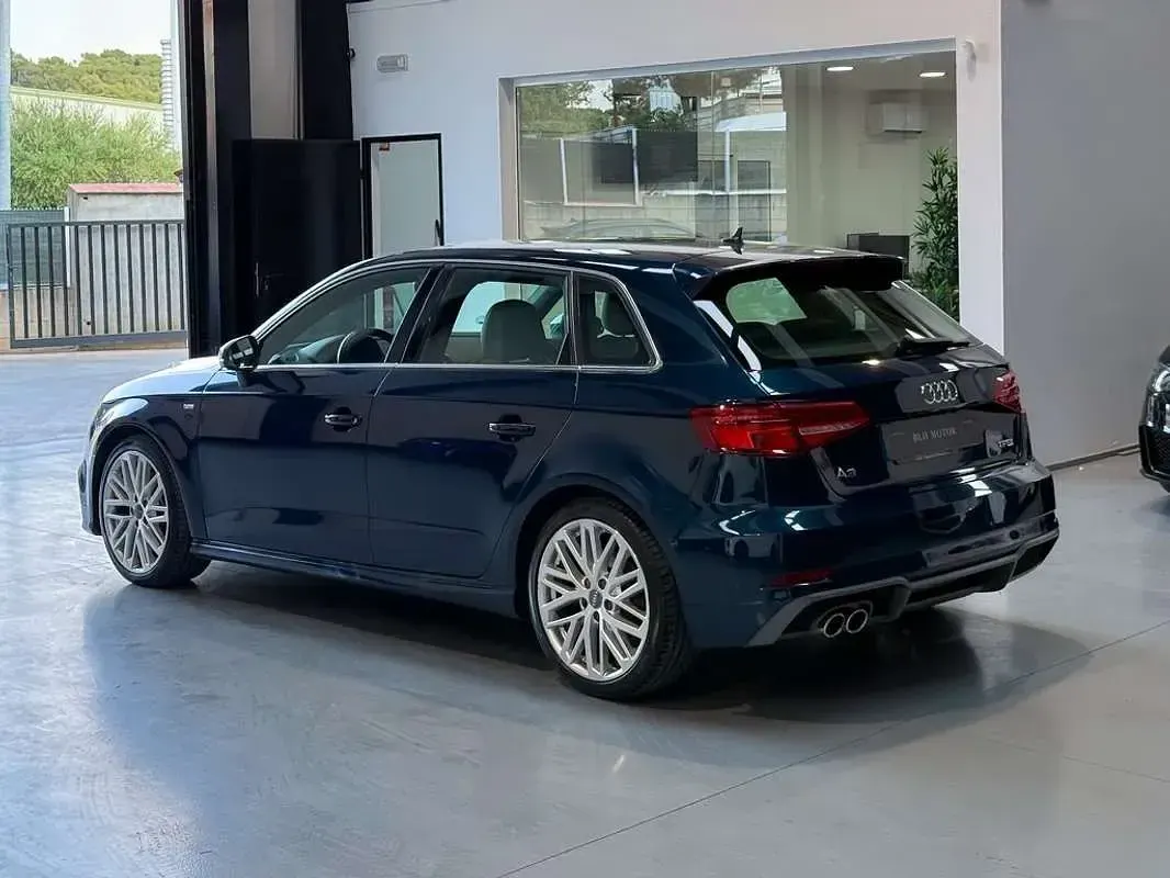 Usado Audi A3 Sportback S-Line 190 CV (139 kW) 2017 Azul Utilitario