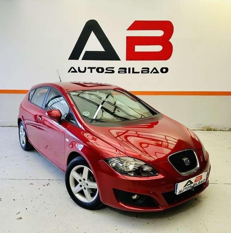 Usado Seat Leon Ecomotive 105 CV (77 kW) 2010 Rojo Utilitario