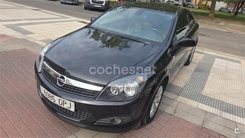 Negro Usado 2009 Opel Astra GTC Sport Berlina | 5200 € (Precio justo) - Imagen 1/4
