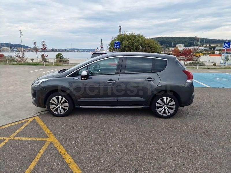 Käytetty Peugeot 3008 Allure 120 HP (88 kW) 2016 Musta Sedan