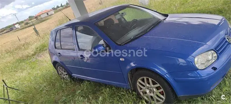 Usado VW Golf IV 110 CV (80 kW) 2003 Azul Berlina