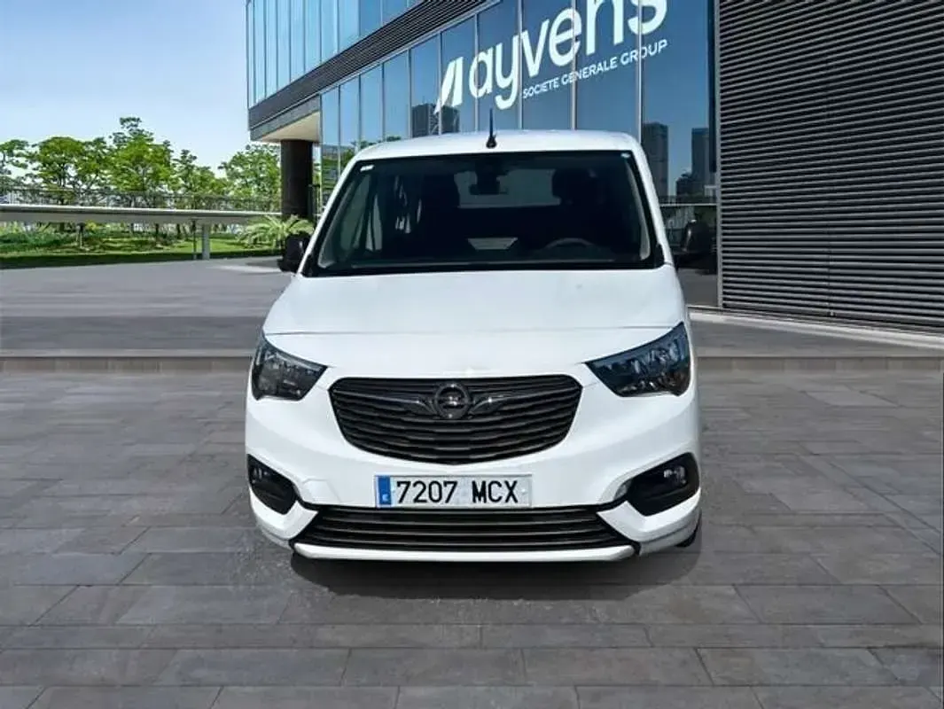 Usado Opel Combo Life Edition+ 102 CV (75 kW) 2022 Blanco Monovolumen