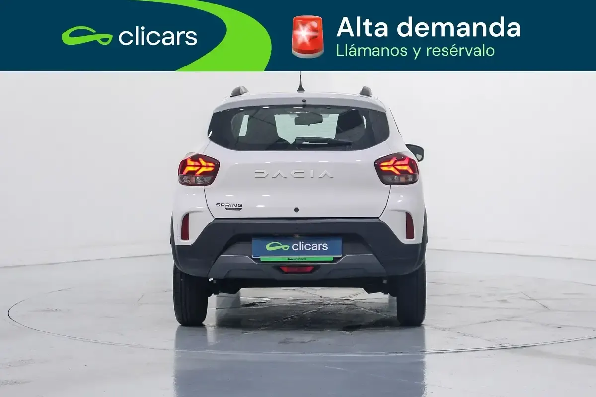 Usado Dacia Spring Expression 47 kW (65 CV) 2023 Blanco Utilitario