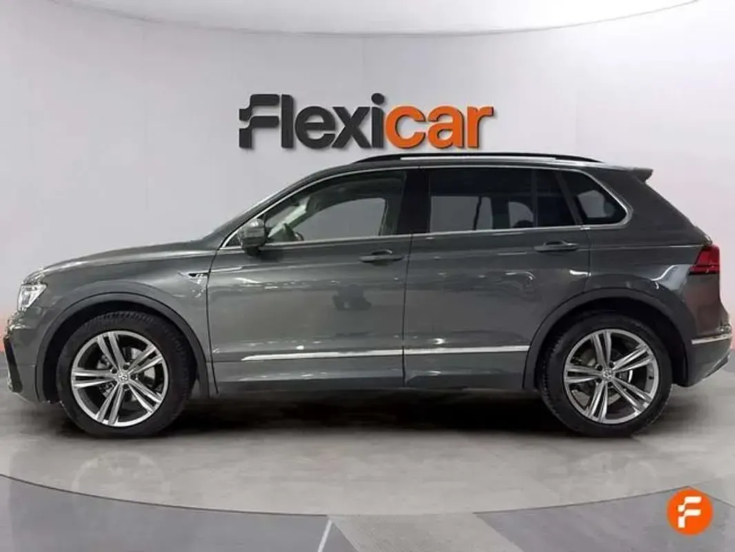 Usado VW Tiguan R-line 150 CV (110 kW) 2021 Gris SUV