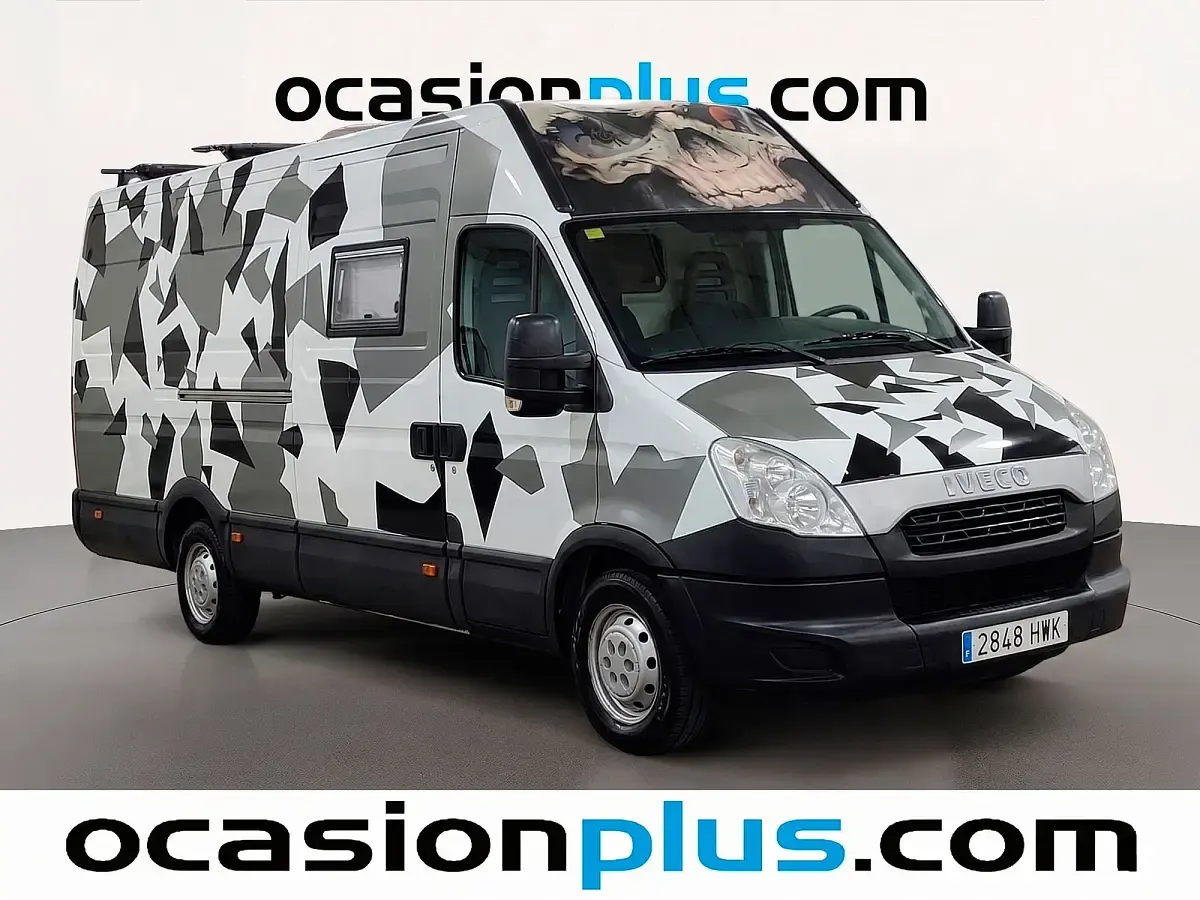 Usado Iveco Daily 126 CV (92 kW) 2014 Blanco Familiar