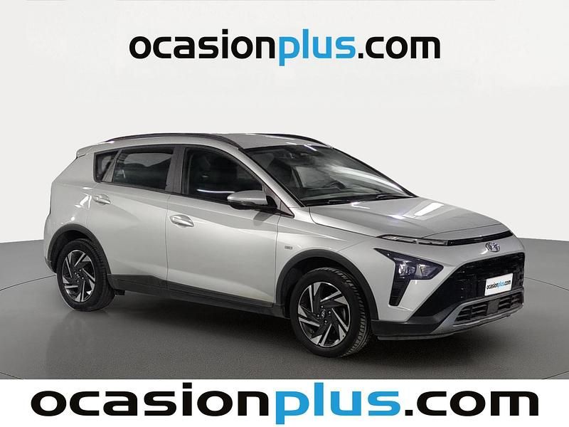 Usado Hyundai Bayon 100 CV (73 kW) 2022 Gris plata SUV