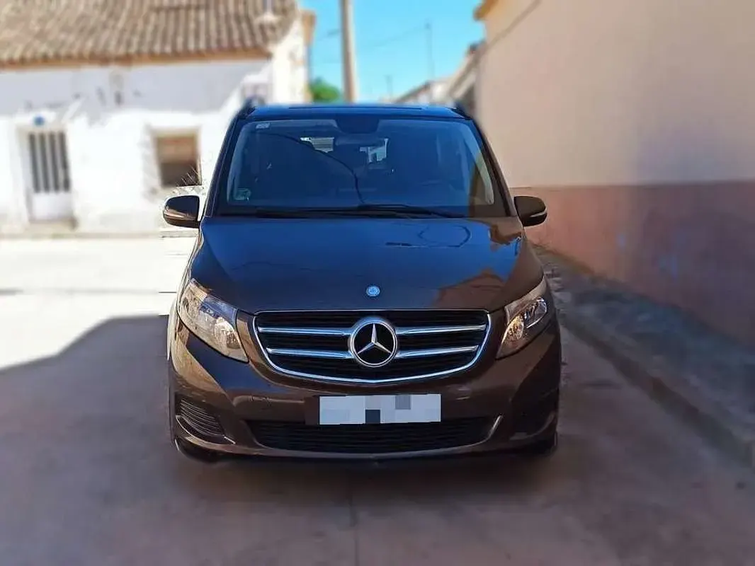 Usado Mercedes V220 163 CV (119 kW) 2015 Marrón Monovolumen