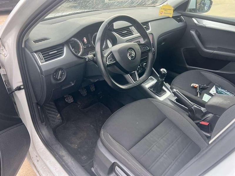 Usado Skoda Octavia 116 CV (85 kW) 2019 Blanco Familiar