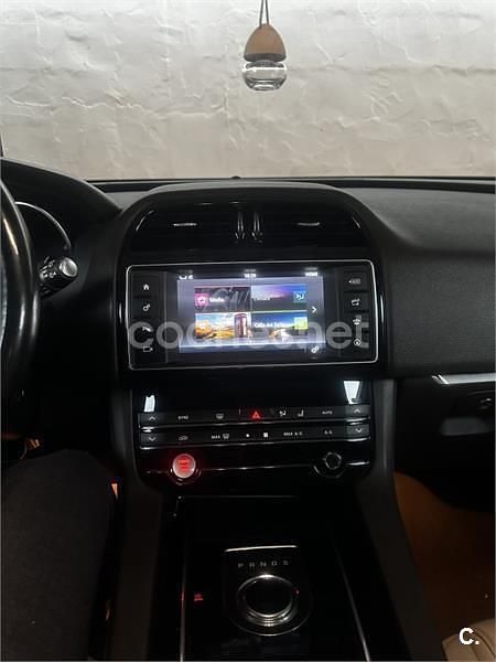 Usado Jaguar F-Pace Prestige 180 CV (132 kW) 2017 Azul SUV