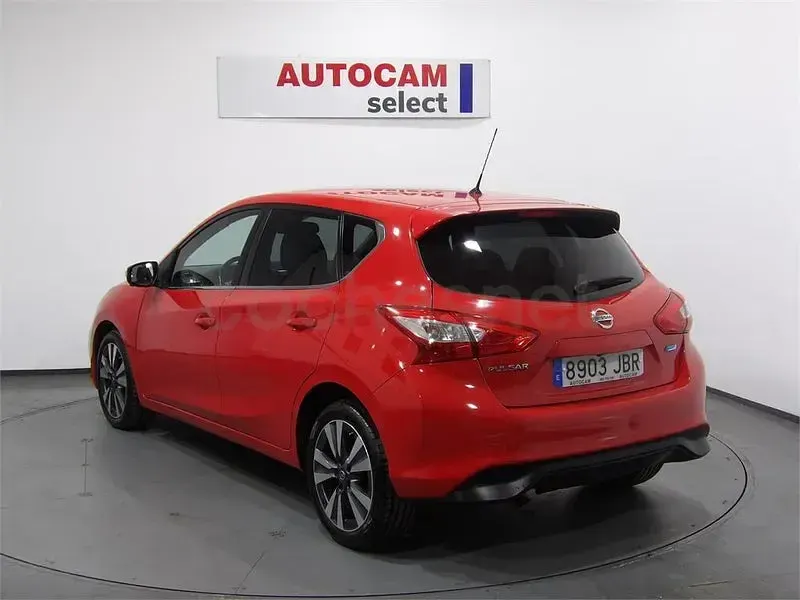 Usado Nissan Pulsar Tekna 110 CV (80 kW) 2014 Rojo Utilitario