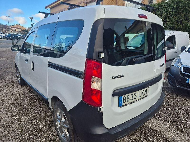 Usado Dacia Dokker Essentiel 95 CV (69 kW) 2020 Blanco Monovolumen