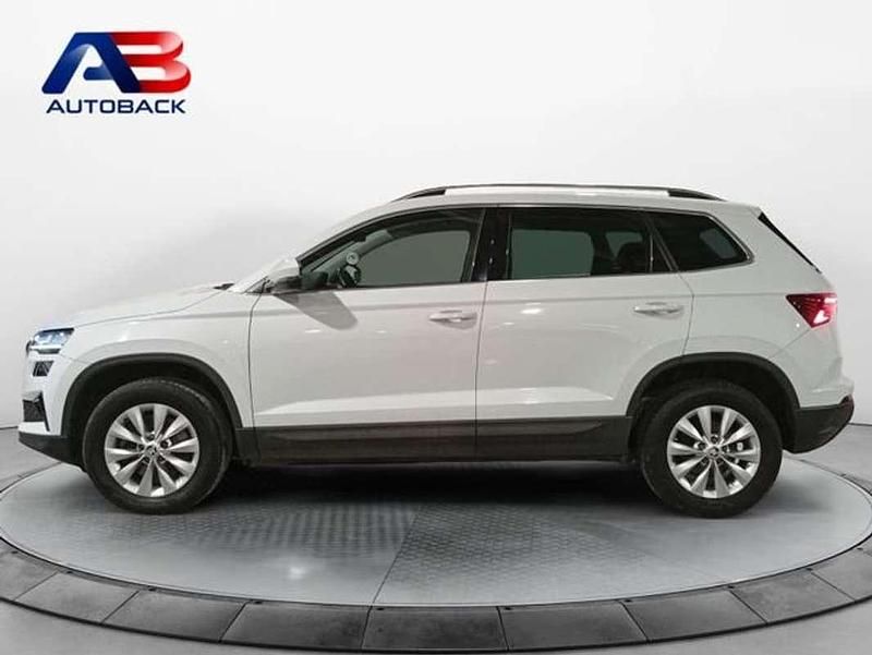 Usado Skoda Karoq Ambition 150 CV (110 kW) 2022 Blanco SUV