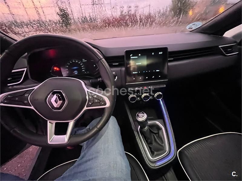 Usado Renault Clio V Zen 90 CV (66 kW) 2022 Gris / plata Berlina