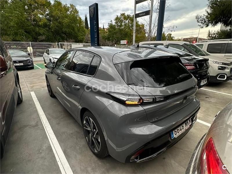 Gris / plata Usado 2023 Peugeot 308 Allure Berlina | 21.900 € (Un poco caro) - Imagen 1/4