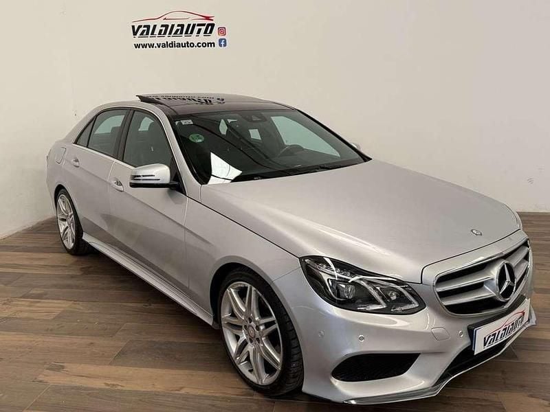 Usado Mercedes E350 Avantgarde 252 CV (185 kW) 2014 Gris / plata Berlina