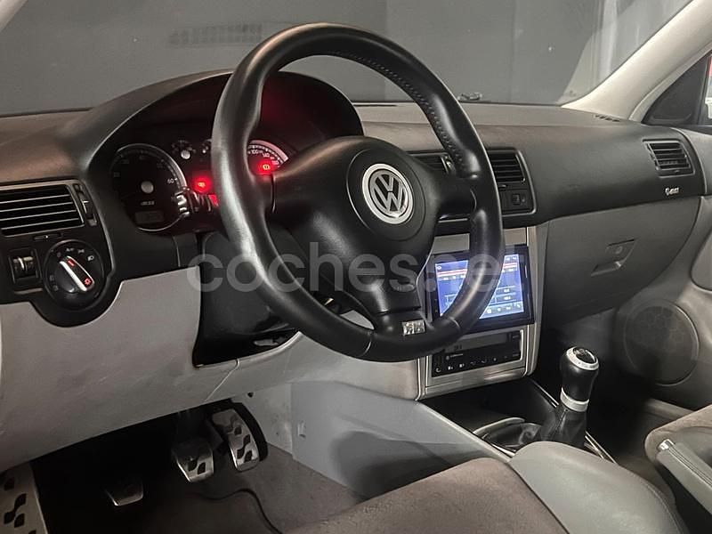 Usado VW Golf IV R 241 CV (177 kW) 2004 Gris / plata Berlina
