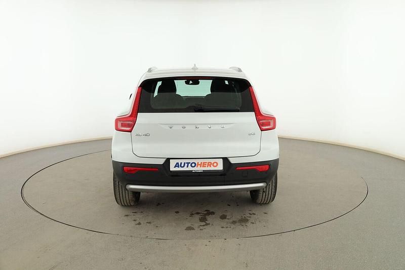 Usado Volvo XC40 Core 163 CV (119 kW) 2023 Blanco SUV