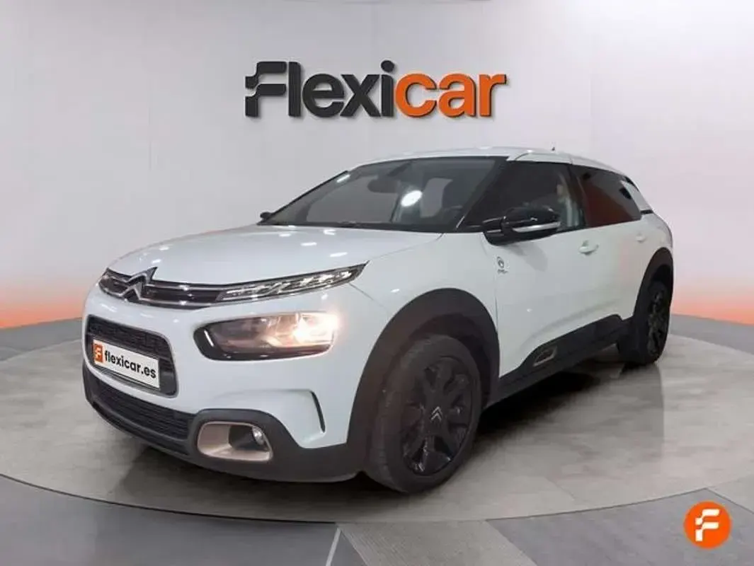 Usado Citroën C4 Cactus Live 110 CV (80 kW) 2019 Blanco Utilitario