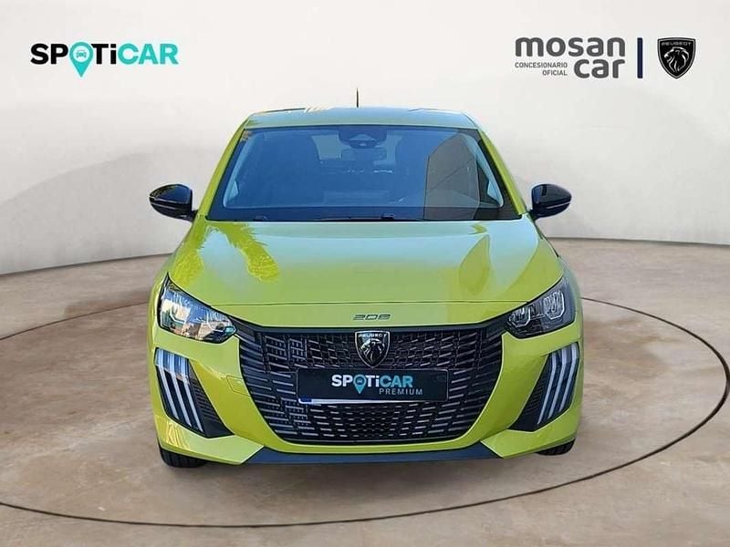Usado Peugeot 208 Active 75 CV (55 kW) 2024 Amarillo Utilitario
