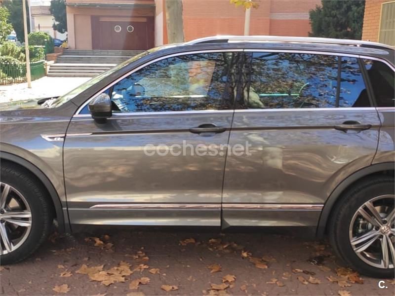 Usado VW Tiguan Sportline 150 CV (110 kW) 2019 Gris / plata SUV