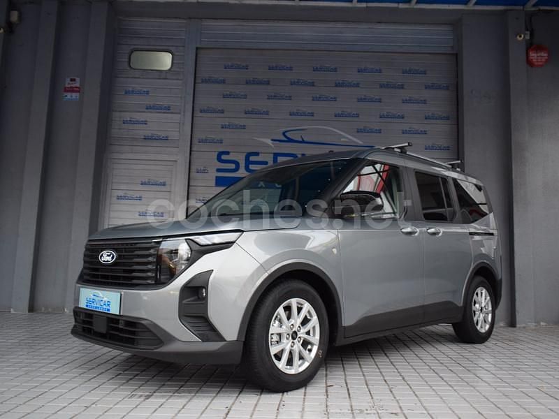 Gris / plata Usado 2024 Ford Tourneo Courier Titanium Monovolumen | 21.950 € - Imagen 1/4