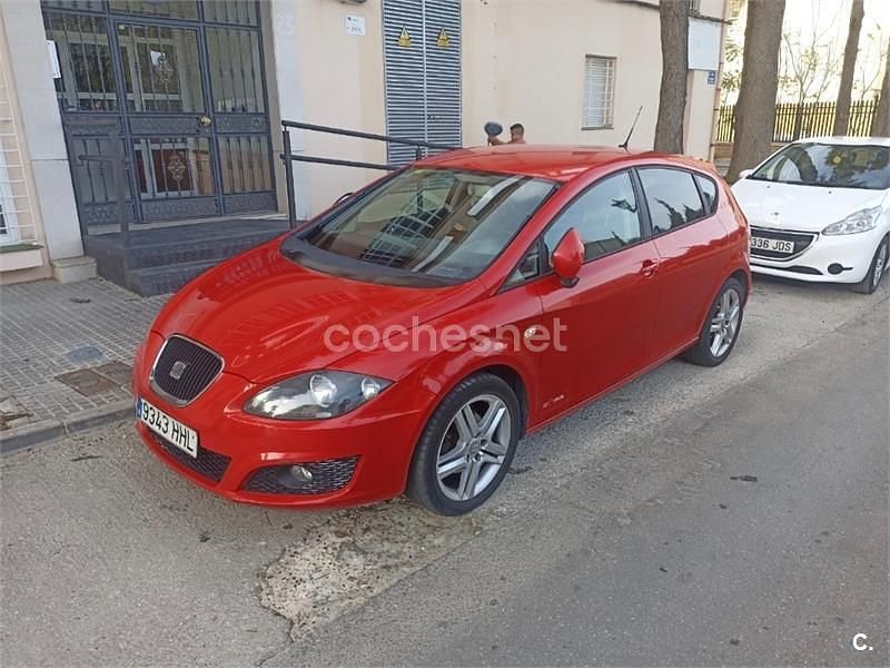 Usado Seat Leon Copa 105 CV (77 kW) 2011 Rojo Utilitario