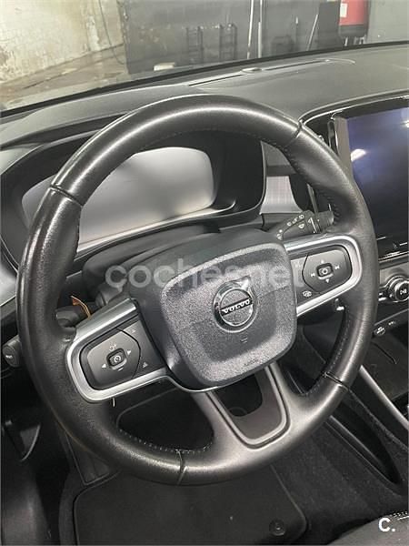 Usado Volvo XC40 Momentum 163 CV (119 kW) 2019 Negro SUV