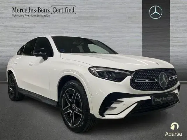 Usado Mercedes GLC300e 333 CV (244 kW) 2025 Blanco polar Coupe