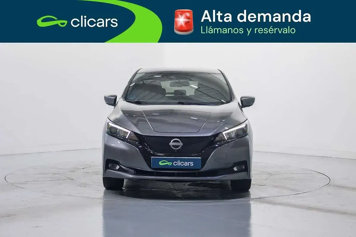 Usado Nissan Leaf N-Connecta 110 kW (150 CV) 2024 Gris Utilitario