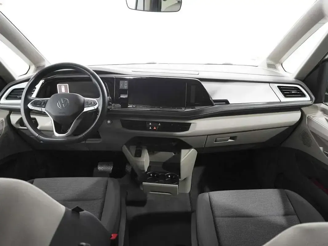 Usado VW Multivan 150 CV (110 kW) 2025 Plateado Monovolumen