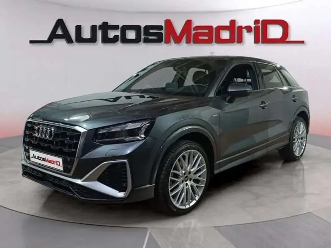 Usado Audi Q2 S-Line 150 CV (110 kW) 2024 Gris SUV