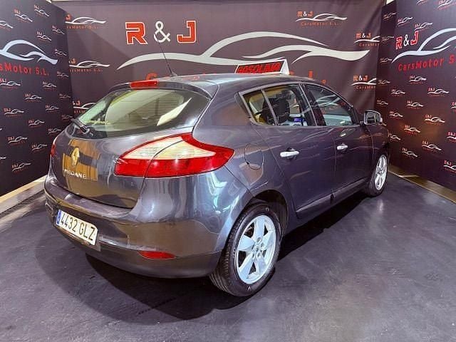 Usado Renault Mégane III Dynamique 110 CV (80 kW) 2009 Azul Berlina