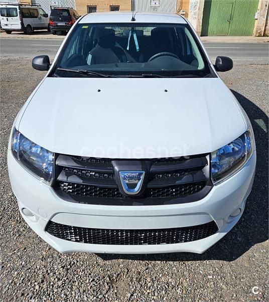 Usado Dacia Sandero Ambiance 75 CV (55 kW) 2015 Blanco Berlina