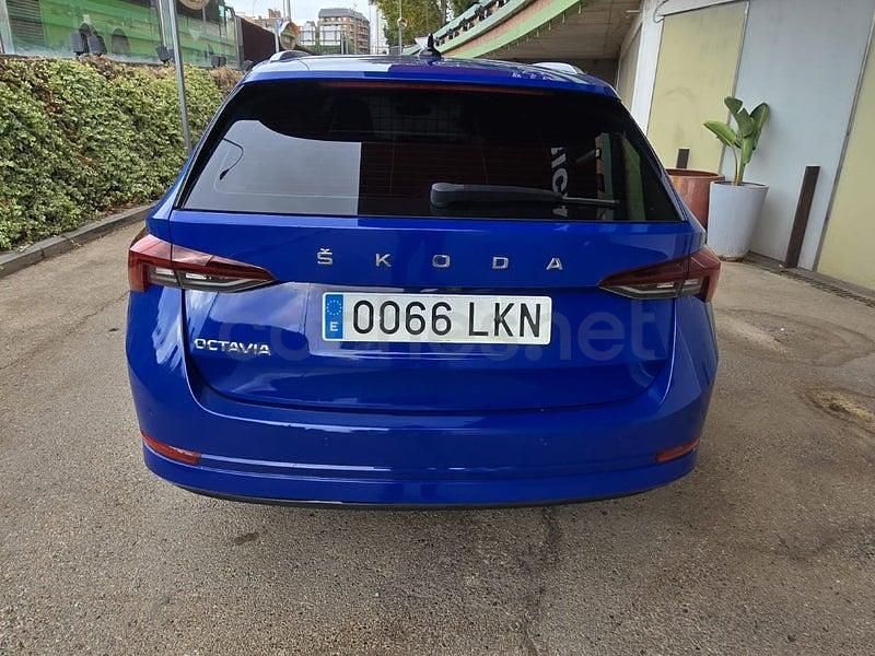 Usado Skoda Octavia Style 150 CV (110 kW) 2020 Azul Familiar