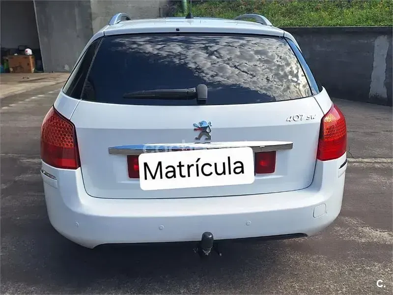 Usado Peugeot 407 Business-Line 110 CV (80 kW) 2010 Blanco Familiar