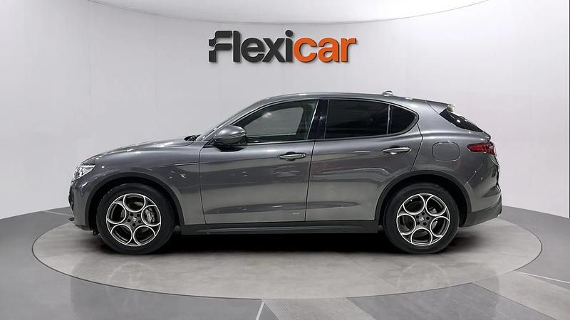 Usado Alfa Romeo Stelvio Sprint 162 CV (119 kW) 2022 Gris SUV