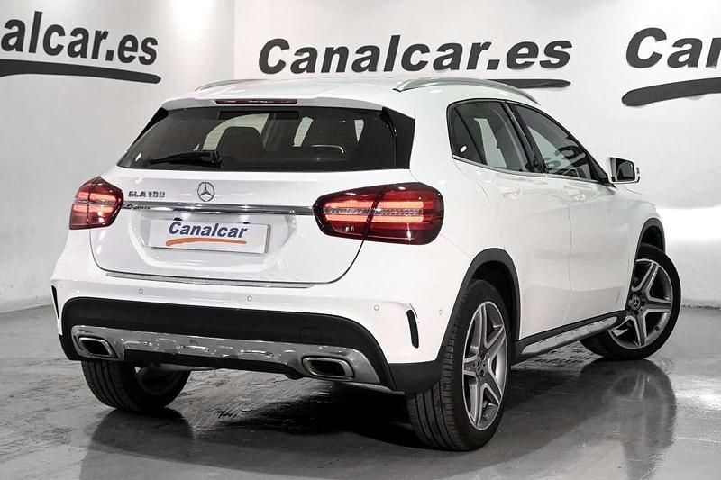 Usado Mercedes GLA180 122 CV (89 kW) 2018 Blanco SUV