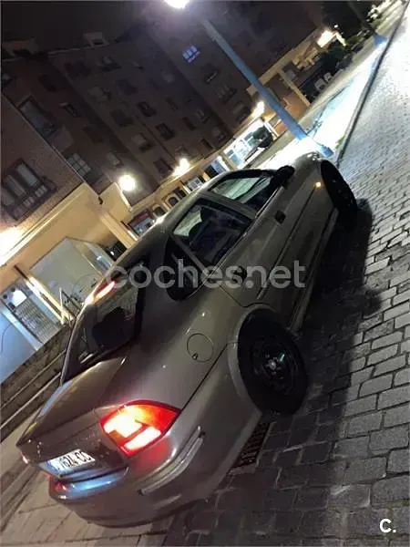 Usado Opel Vectra 100 CV (73 kW) 1999 Beige Berlina
