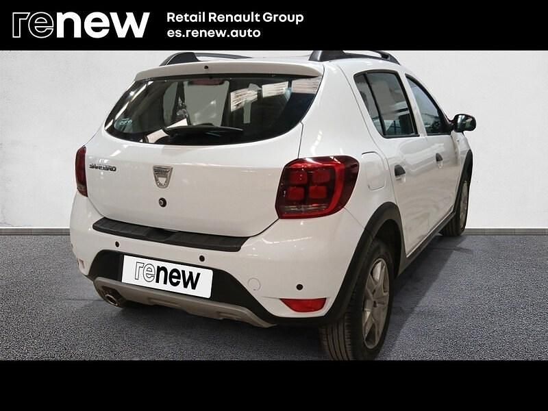 Usado Dacia Sandero Comfort 90 CV (66 kW) 2018 Blanco Berlina