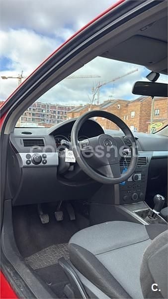 Usado Opel Astra GTC Sport 105 CV (77 kW) 2005 Rojo Berlina